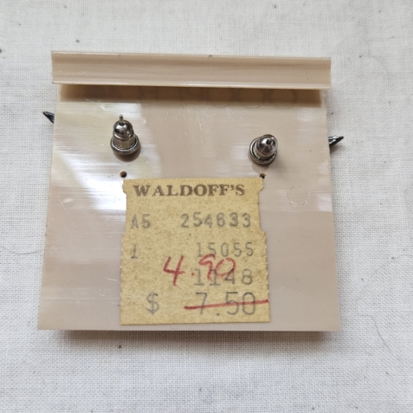 VTG Oopsa Daisy 80s 90s enamel earrings for pierced ears - Picture 3 of 3